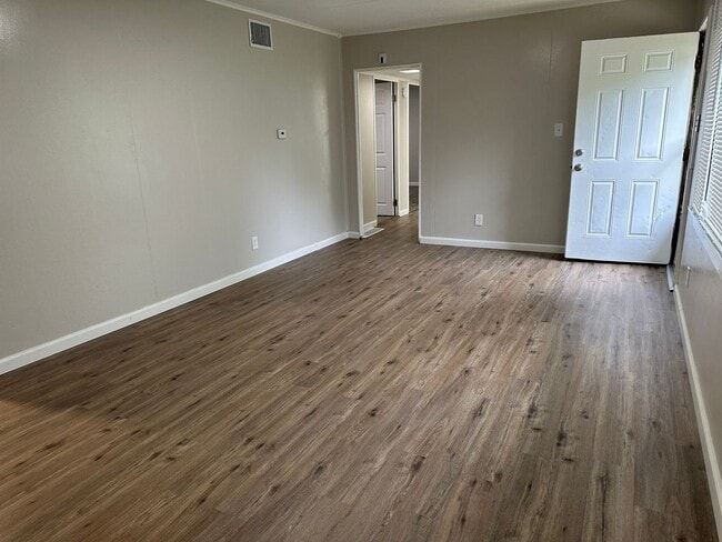 Building Photo - 6265 Tyndall Dr