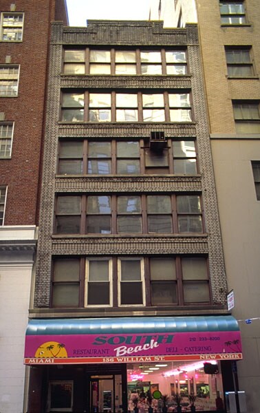 Building Photo - 136 William St