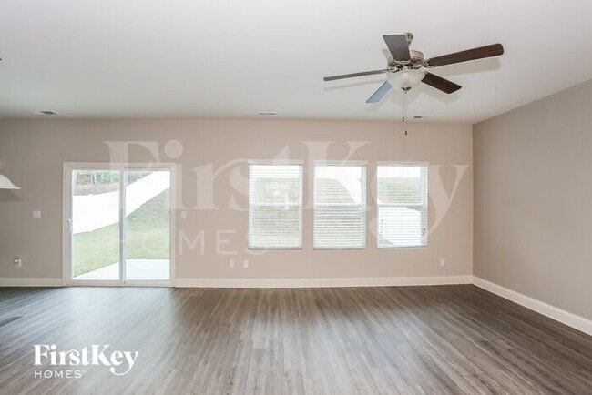 Building Photo - 9336 Sloan Forest Dr