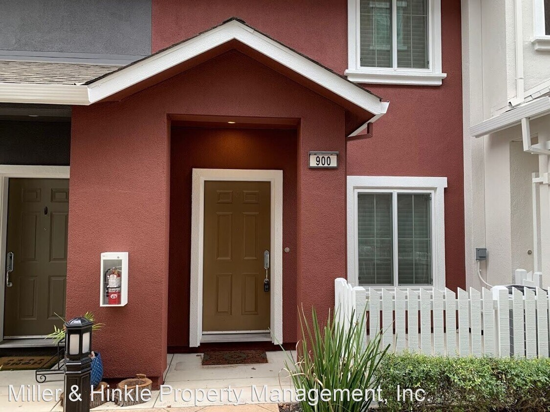 Primary Photo - 2 br, 2.5 bath House - 900 Rancho Place