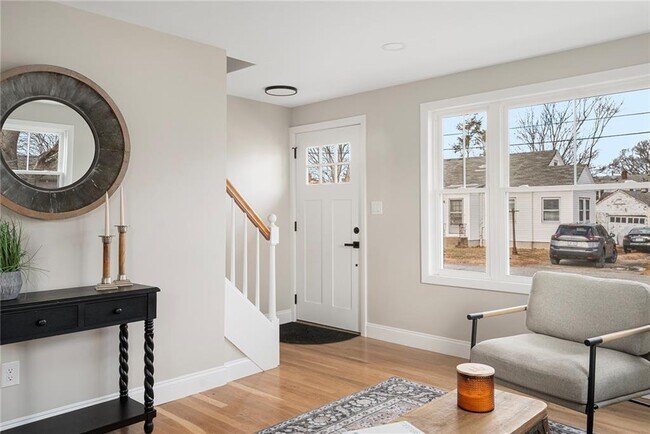 Building Photo - 137 Bayview Ave