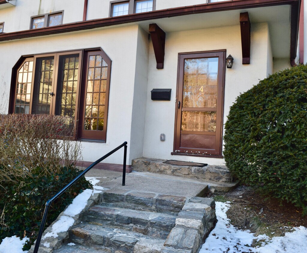 Primary Photo - 4 Prescott Ave