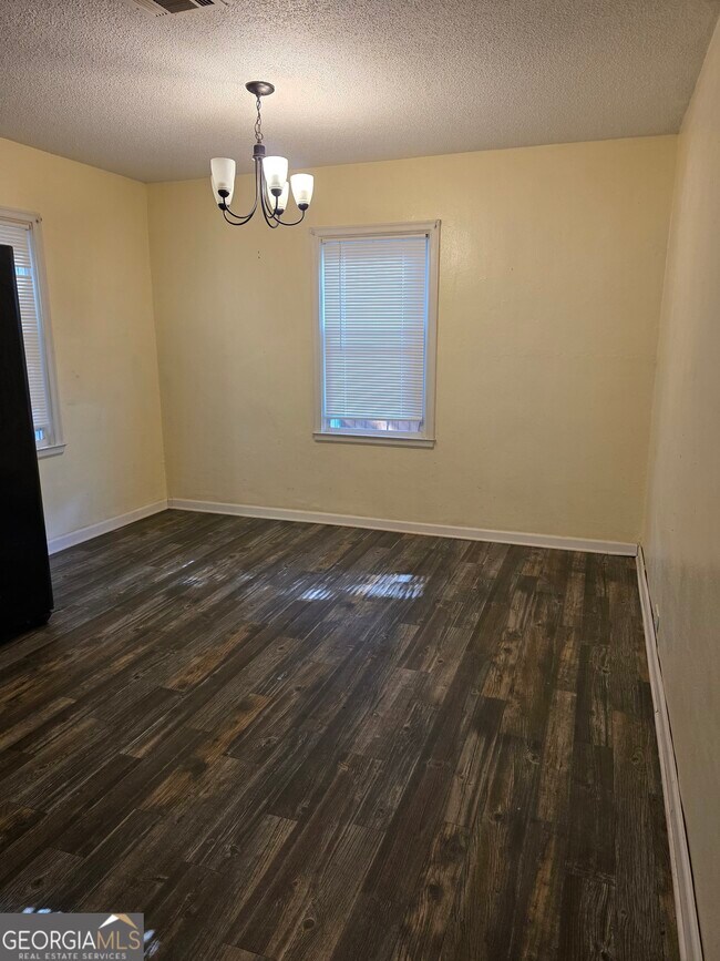 Foto del edificio - 419 Chamlee Dr