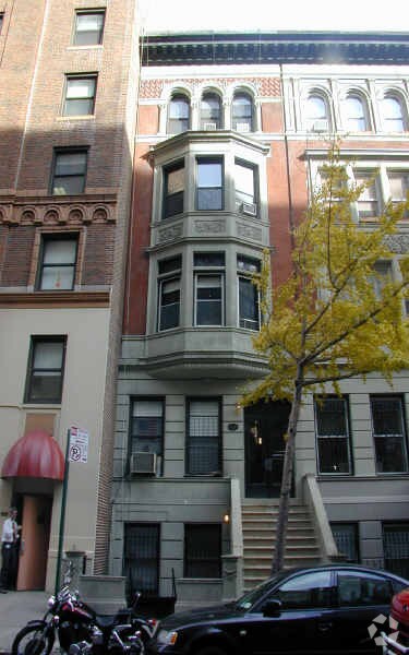 Building Photo - 349 W 87th St