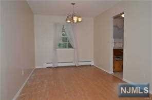 Building Photo - 260 Parkside Dr