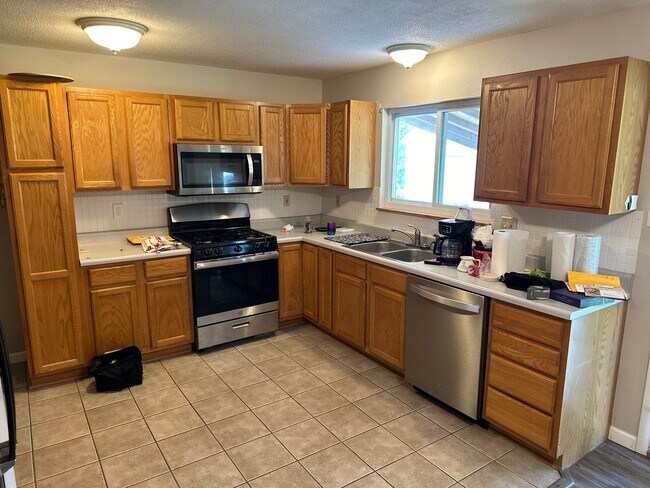 Foto del edificio - 11934 Holly Brook Dr