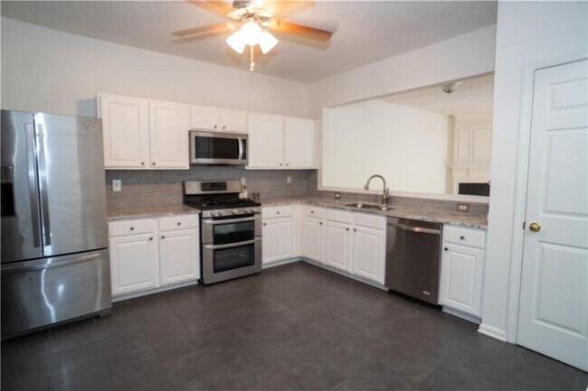 Foto del edificio - 9155 Nesbit Ferry Rd