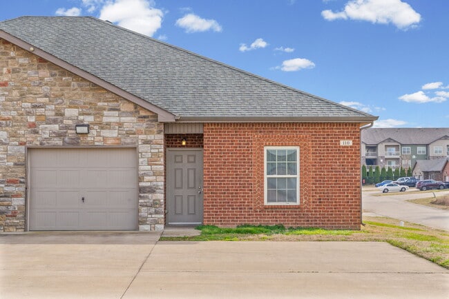 Building Photo - 109 Holland Dr