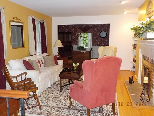 Foto del edificio - 711 Ambleside Dr