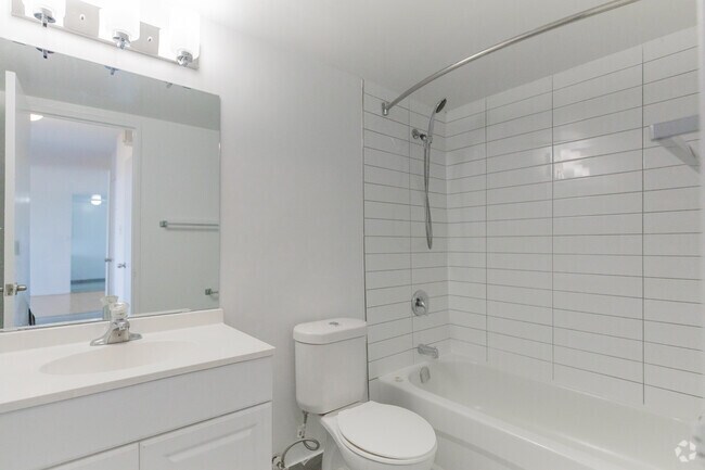 2BR, 1BA - 1,032SF - Bathroom - 30 Carabob Court