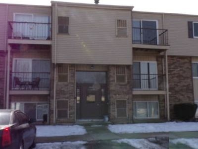 Building Photo - 17010 Clinton River Rd