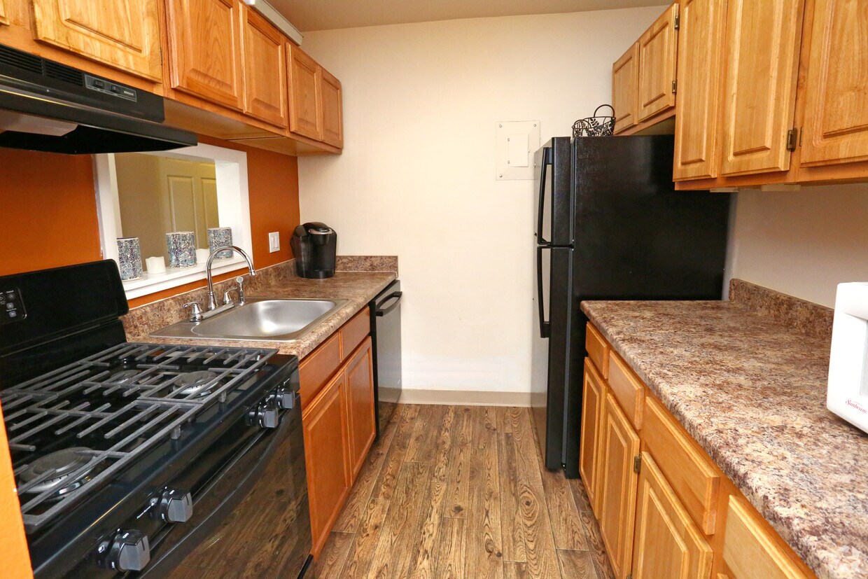 Six Trails Apartment Homes Apartments Saline, MI