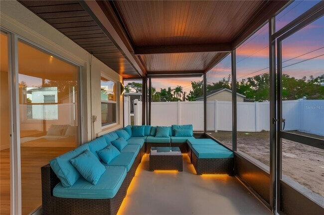 Building Photo - 1461 Royal Rd