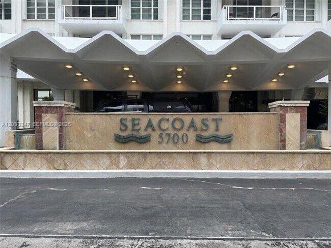 Foto del edificio - 5700 Collins Ave