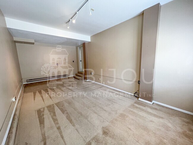 Building Photo - Ptarmigan Valley Townhome