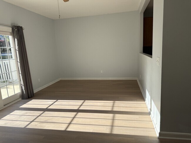 Foto del edificio - 1206 Maroon Dr