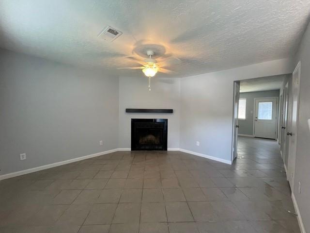Foto del edificio - 14927 Tilley St