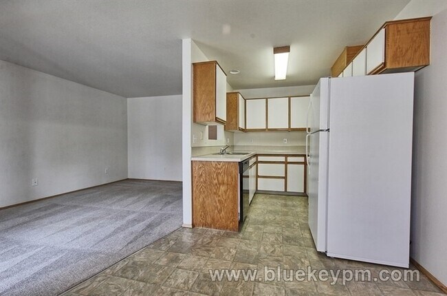 Foto del edificio - 3 Bed, 1.5 Baths, Battle Ground Village Area