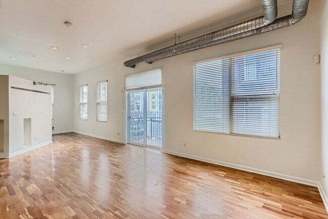 Foto del edificio - Bright & Spacious LoHi Condo- Available 8/10/26!