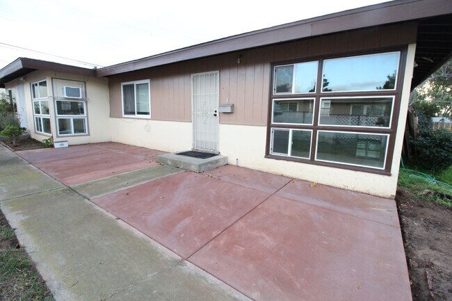 Building Photo - Beautiful Triplex in Clairemont