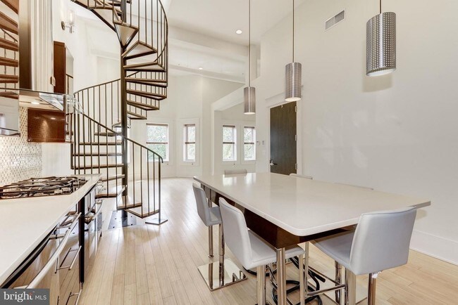 Foto del edificio - 1617 Swann St NW