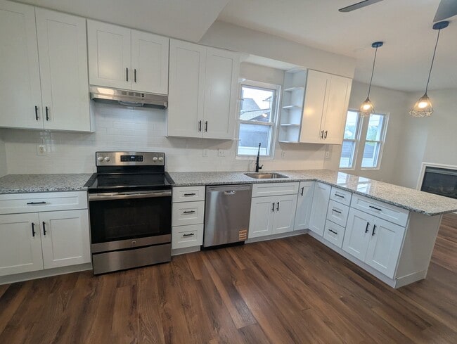 Building Photo - 5504 Carville Ave