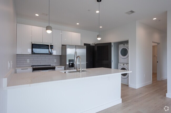 2 habitaciones, 1 baño - 894 pies cuadrados - Cocina - THE 616