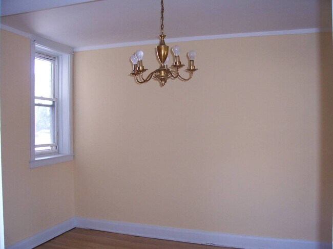 Dining Room - 2442 W Bryn Mawr Ave