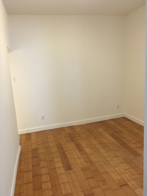 Building Photo - 2267 Steinway St