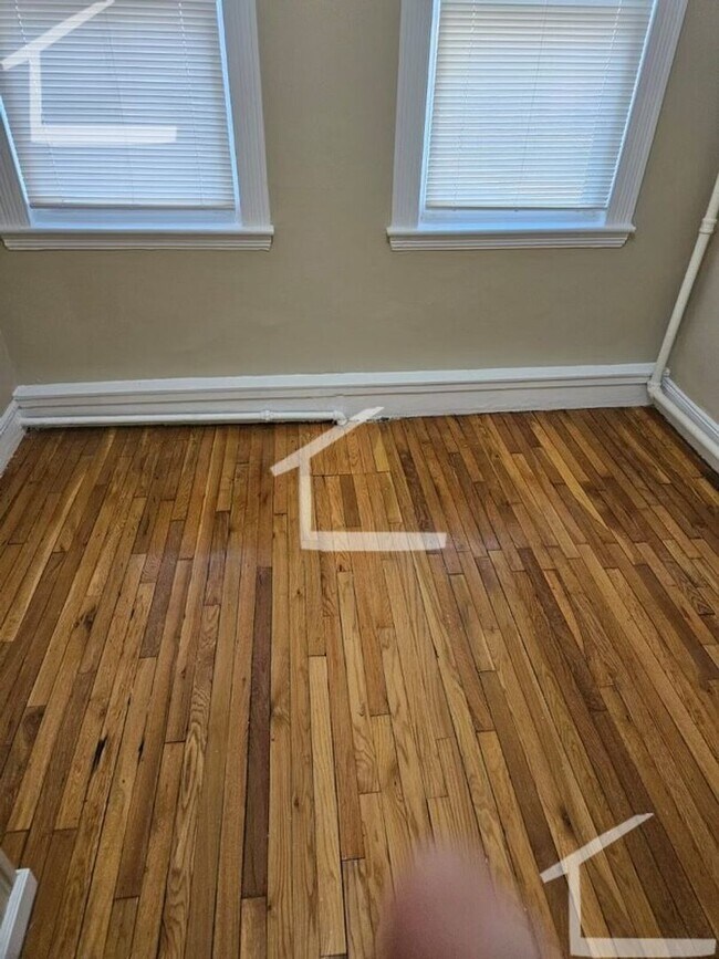 Building Photo - Nicely renovated 2 bed in Brighton!