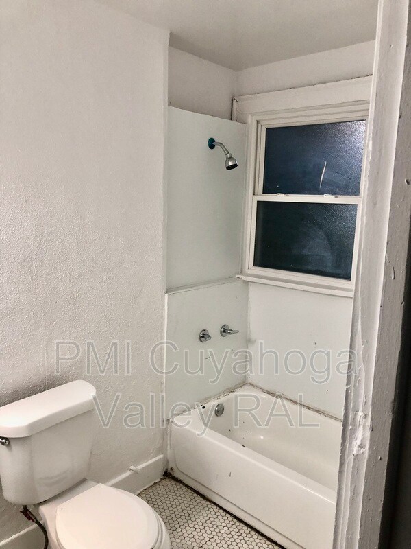 Building Photo - 4256 E 119th St