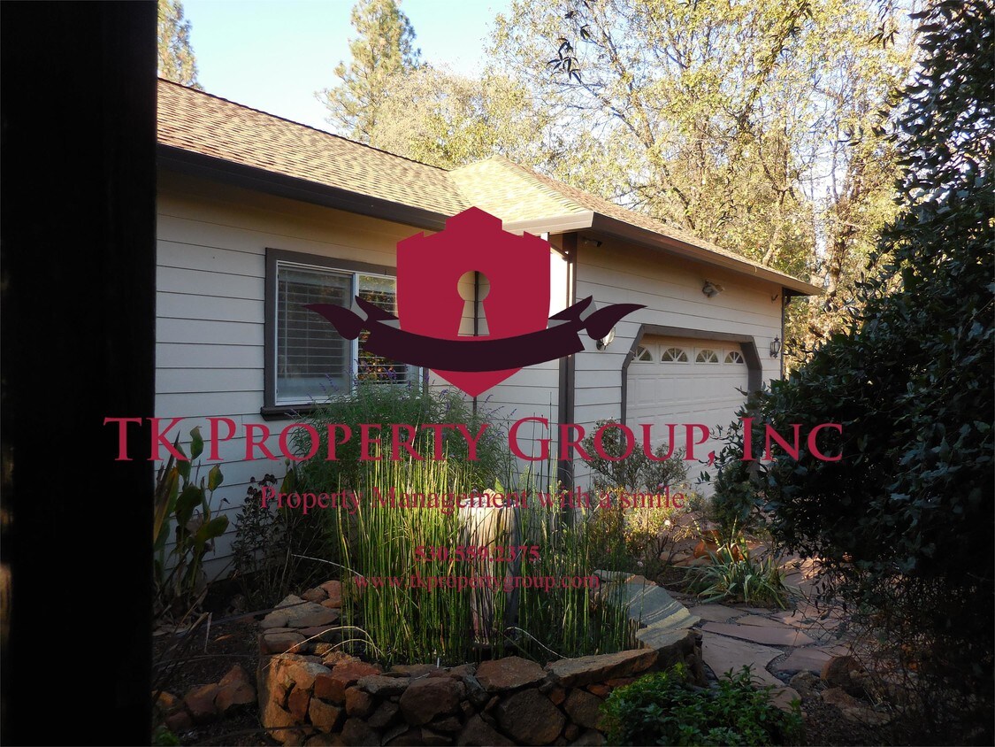 Foto principal - 16038 Meadowbrook Ct