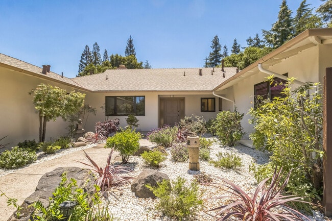 Building Photo - 26530 Conejo Ct