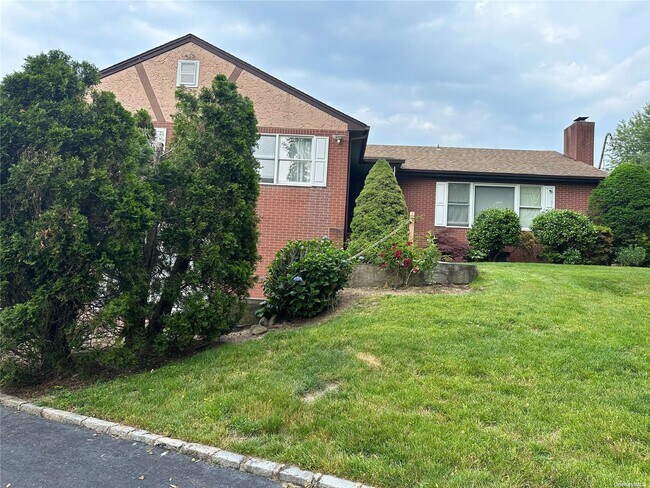 Building Photo - 24 Sunview Dr