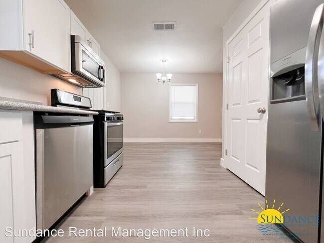 Foto del edificio - 3 br, 1 bath House - 204 Watson Drive NW