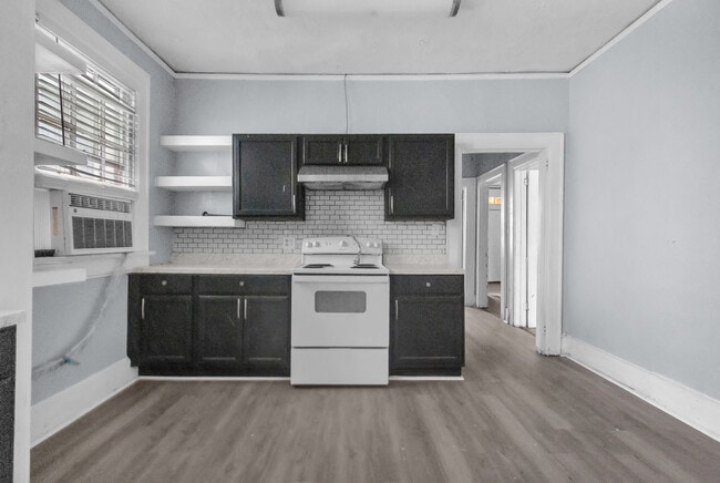 Building Photo - 456 Burton Ave