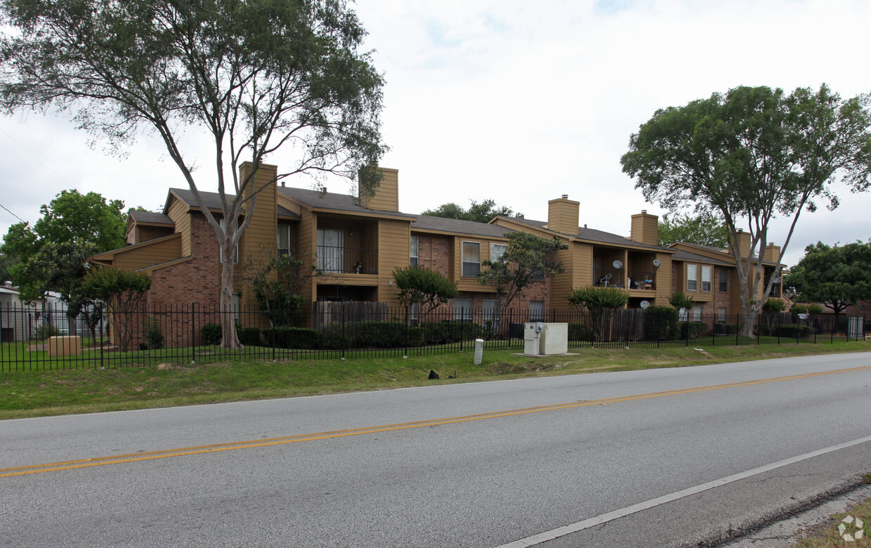 Building Photo - Southlake Villas