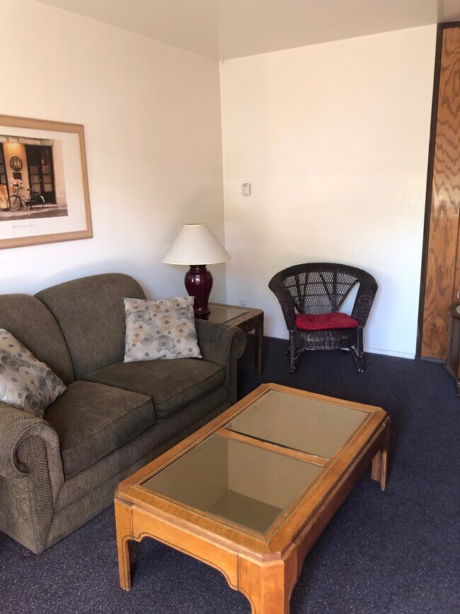 Building Photo - 828 E 200 S