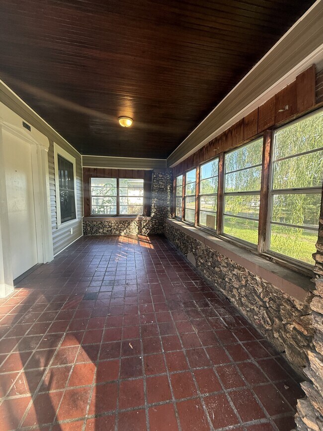 Foto del edificio - 413 44th St Ensley