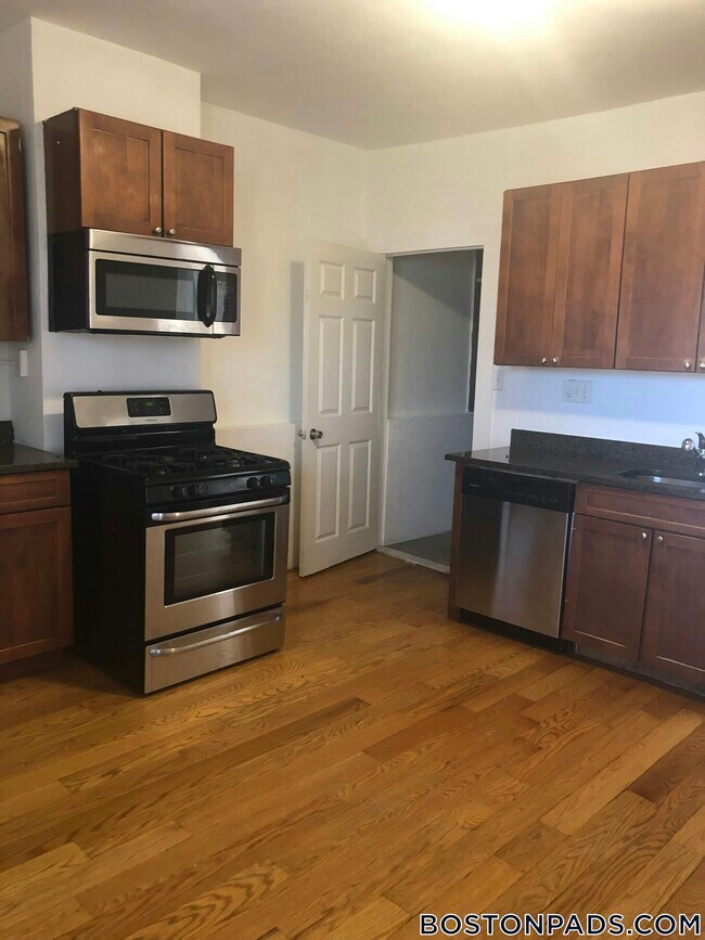 Foto del edificio - 270 Bowdoin St