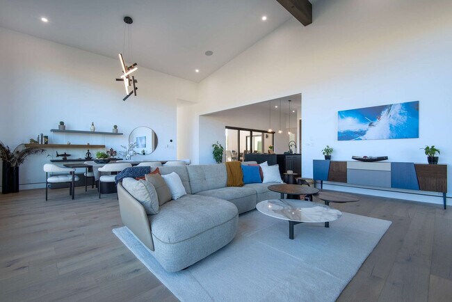 Foto del edificio - 779 Lucia Ln