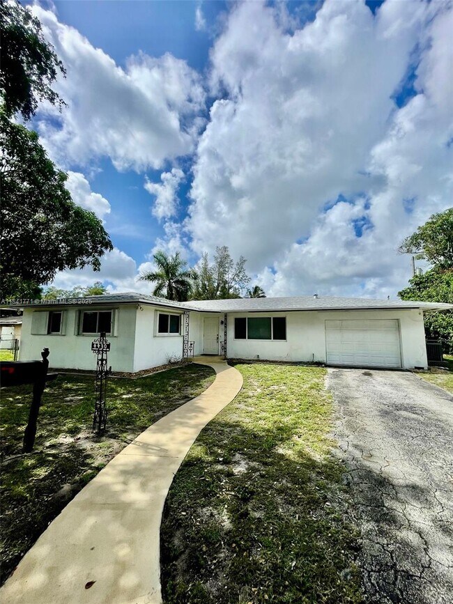 Foto del edificio - 4430 W Broward Blvd