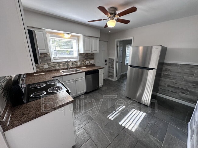 Photo - 7005 La Boiteaux Ave House