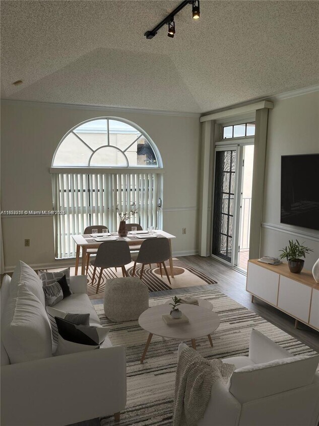 Foto principal - 1280 S Alhambra Cir