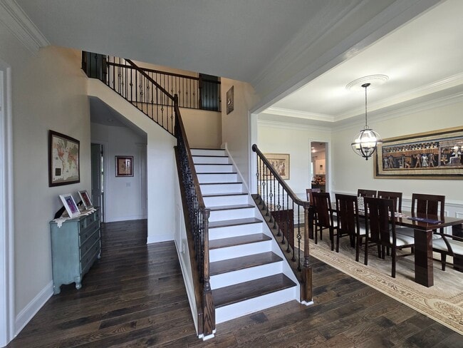 Foto del edificio - Stately 5BR, 5BA Home with Office, Flex Sp...