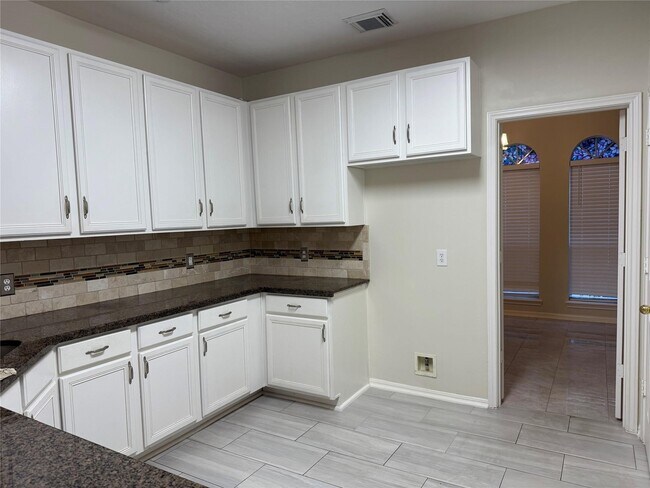 Building Photo - 12919 Deer Cove Ln