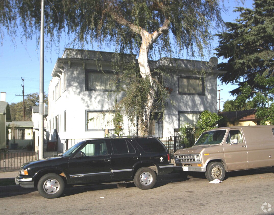 Foto del edificio - 6337-6339 Stafford Ave