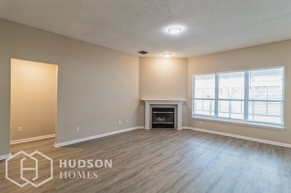 Foto del edificio - NOW AVAILABLE! 2535 Coachman Lakes Dr, Jac...