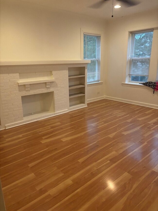 Building Photo - 1810 N Long Ave