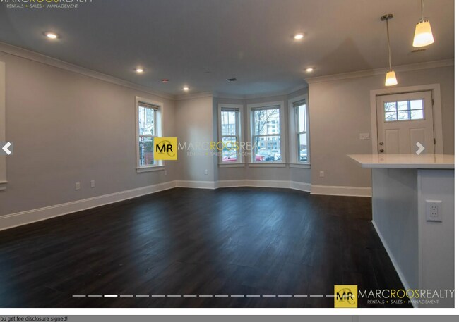 Foto del edificio - 78 North Beacon St